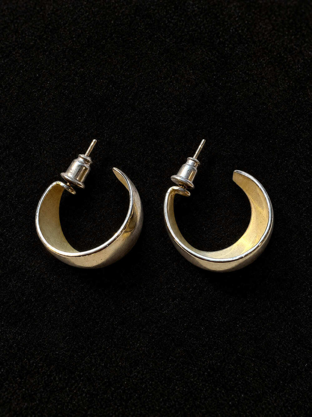 ⚜️ Gold-Tone Hoop Earrings | Wide Band Statement | Post & Back 💗